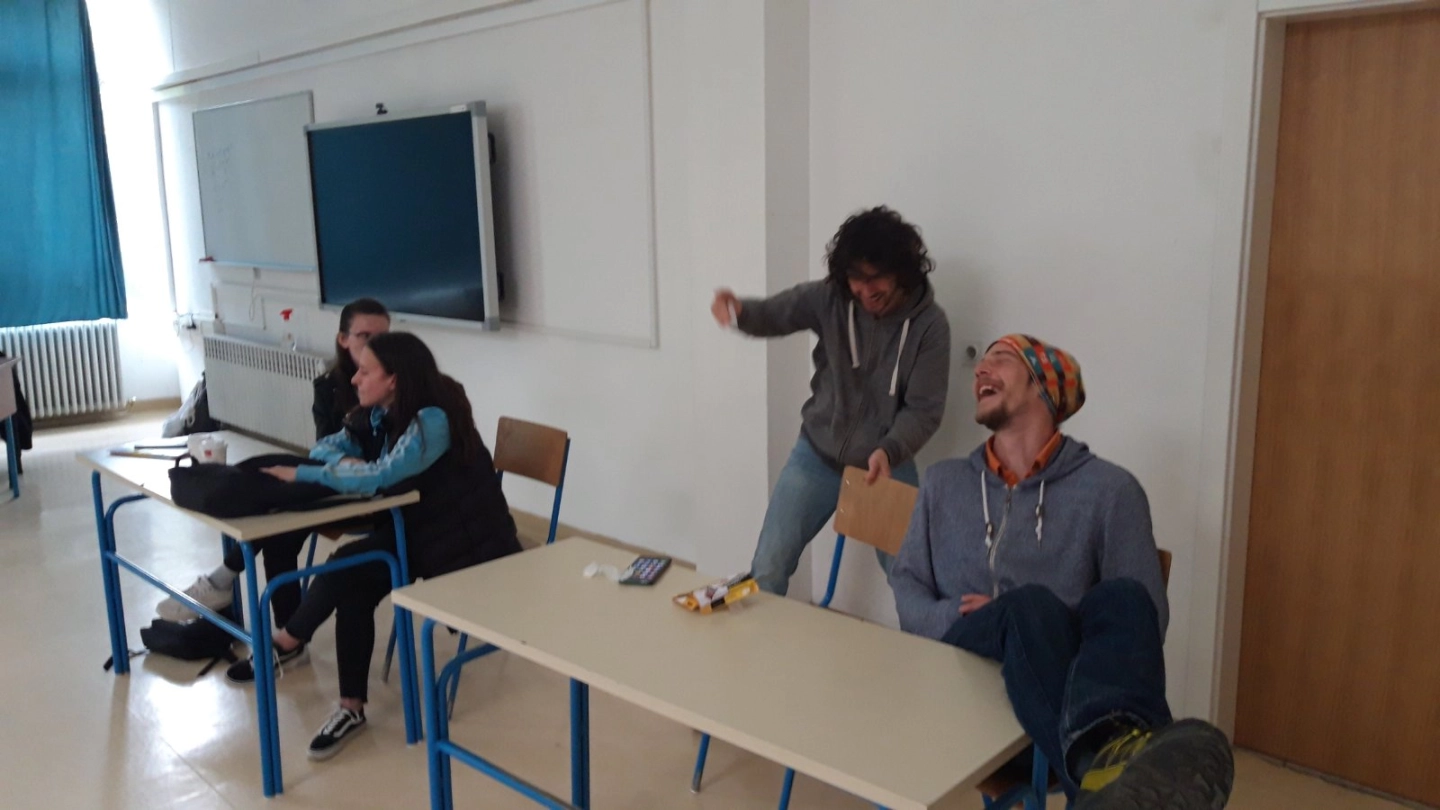 Mladi održali predstavu forum teatra u Ruđerici