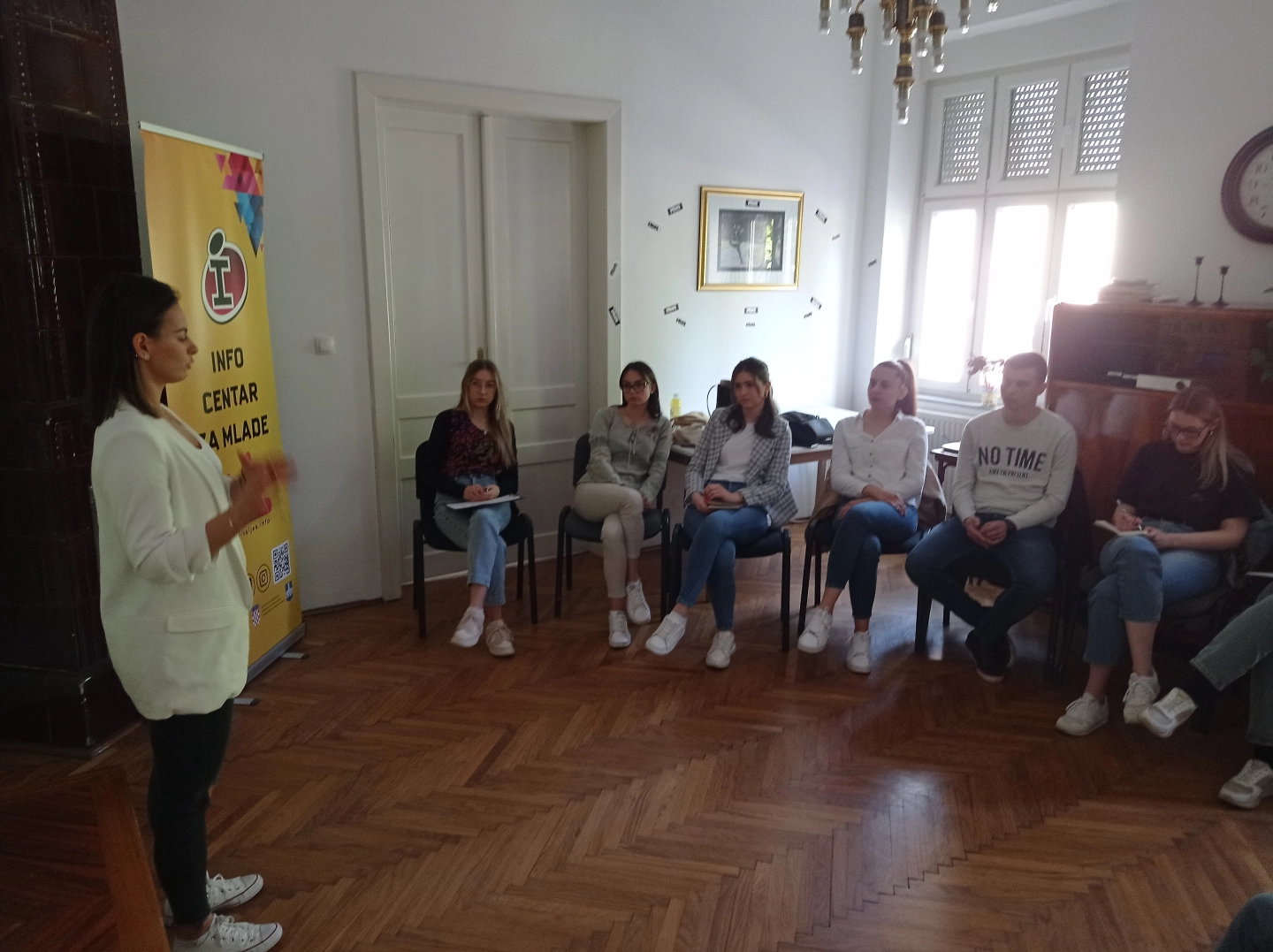 Mladima prezentirana dobra priprema za intervju za posao